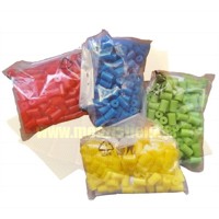 Medzerníky plastové farebné s klinčekami, 100ks
